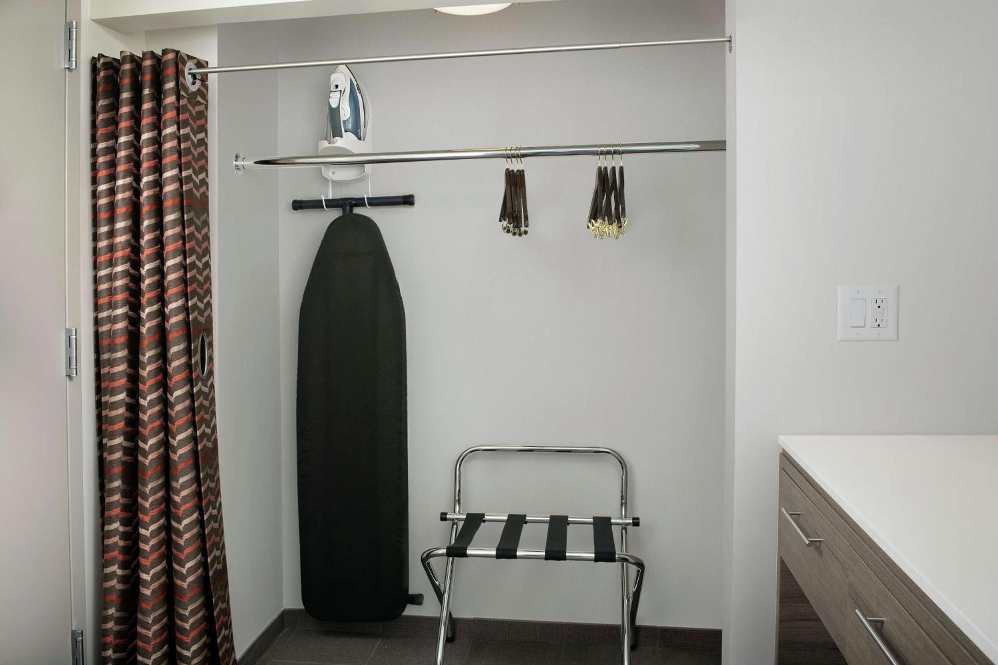 Home2 Suites By Hilton Atlanta Midtown Buitenkant foto